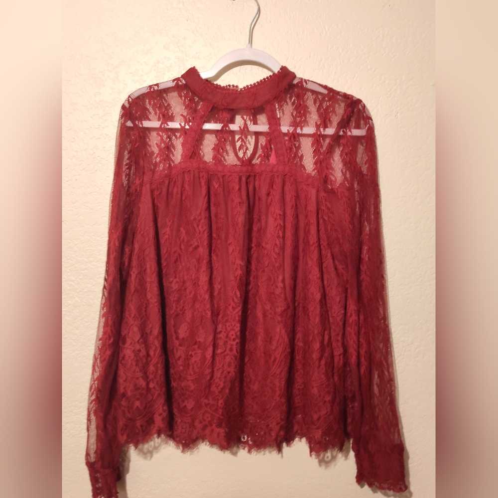 Xhilaration Women’s Long Sleeve High Neck Lace Top Size large